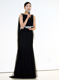 슈퍼모델 출신 서울사이버대학교 모델연기학과 교수 송은지, 한국모델협회 ‘송년의 밤’ MC의 넘치는 카리스마!