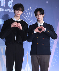 [포토] 규빈-도훈 ‘사랑스런 하트’