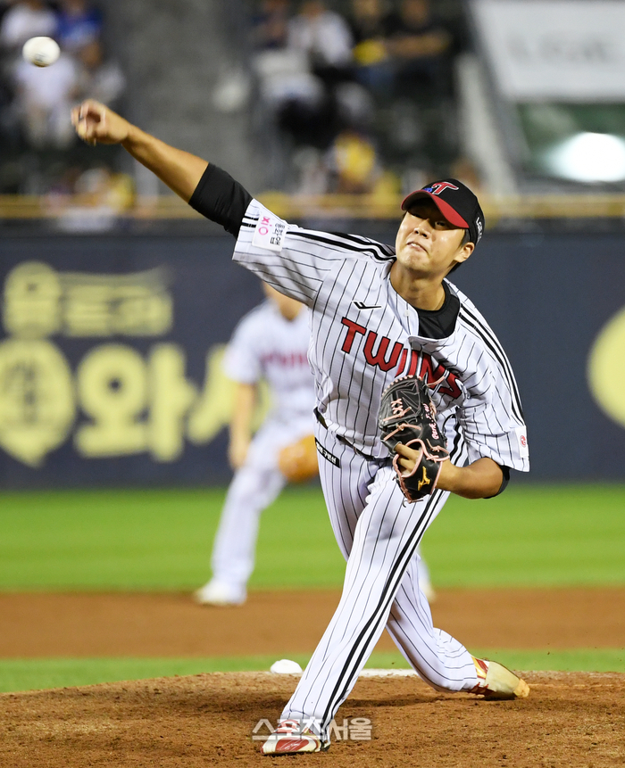 “김현수 빈자리? 걱정 마!” LG 염경엽 감독이 점찍은 ‘2026 왕조’의 투타 핵심은 누구?