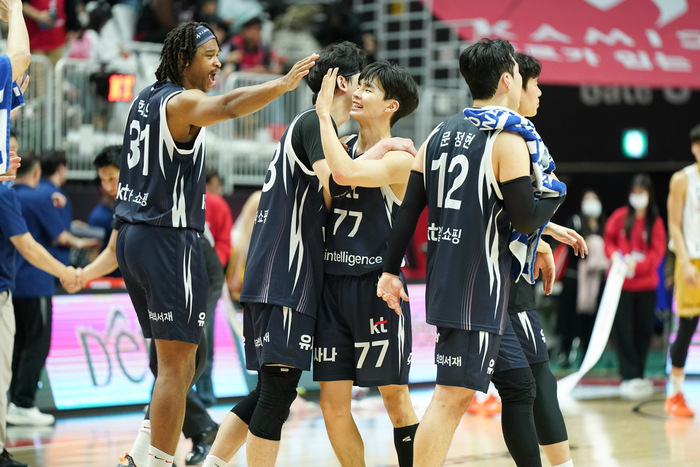 ‘힉스 원맨쇼’ NBA에서 볼 법한 점수 나왔다! KT, 111-86으로 대승…‘집중력 어디 갔나’ 삼성, 충격의 5연패 [SS수원in]