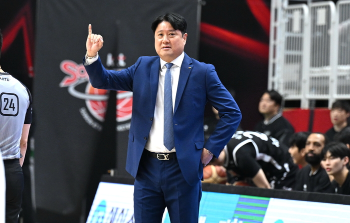 ‘무려 111득점’ KT 대승! 문경은 감독 “선수들, 이기고자 하는 마음 컸다”…‘5연패’ 삼성 김효범 감독 “할 말 없다” [SS수원in]