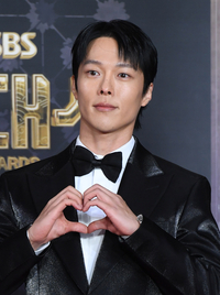 [포토]하트 만들어 보이는 장기용