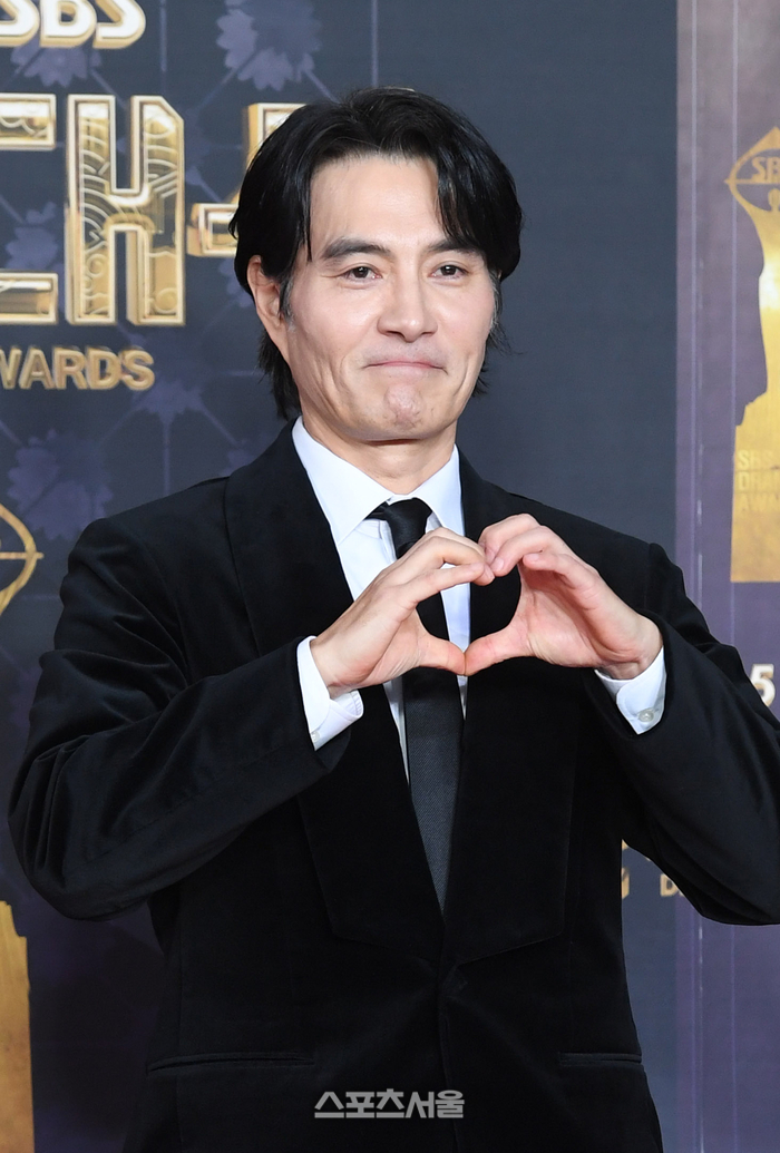 [포토]하트 만들어 보이는 이해영