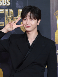 [포토]육성재, V