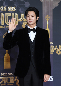 [포토]손인사 건네는 박형식