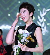 “어린 시절 꿈, 41세에 다시 도전”…‘2025 톱(TOP) 모델’ 시니어 대상 김도연의 당당한 재기 [이주상의 e파인더]