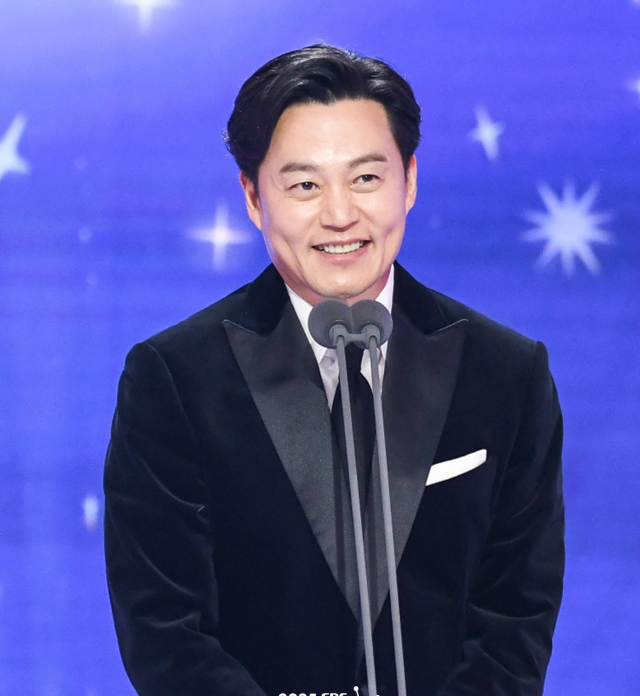 이서진, 4시간 넘은 연말 시상식에 “길고 지루해”