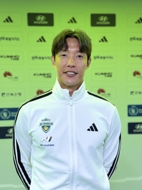 ‘수원행 배신?’ 홍정호 충격 폭로 “전북에 존중받지 못해…마이클 김 디렉터 온 뒤 외면받아”