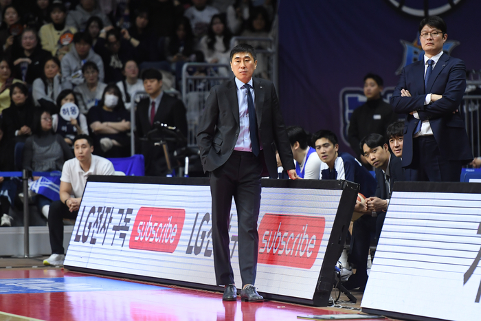 “2026년에는 더 강한 KCC 될 것” 2025년 마무리한 이상민 감독의 ‘새해 다짐’ [SS사직in]