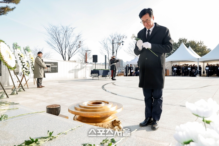 정명근 화성시장,현충탑 신년참배로 ‘병오년’ 업무 시작