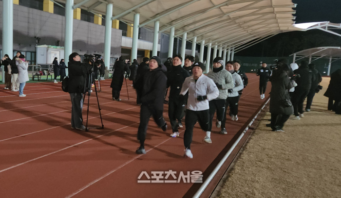 동트기 전 한파 가르는 국가대표…동계올림픽·AG 향한다 [SS현장속으로]
