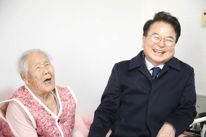 춘천시, 새해 첫 민생행보 ‘동절기 취약가구’ 가정방문