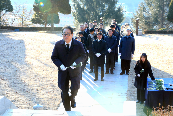 인제군, 2026년 새해 충혼탑 참배 및 시무식