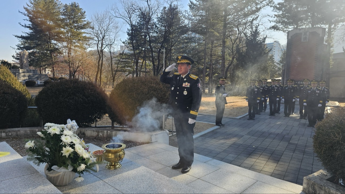 [강원소방]홍천, 2026년 충혼탑 참배