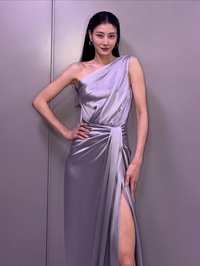 이현이, 남다른 9등신 드레스핏 공개...“과분한 상”