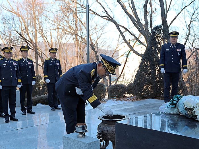[강원소방]양구, 충혼탑 참배 2026년 새해 업무 시작