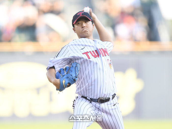 LG 선발투수 송승기가 7일 서울 잠실구장에서 열린 2025 KBO리그 두산과 경기에서 역투하고 있다. 잠실 | 최승섭기자 thunder@sportsseoul.com