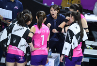 김다은 17득점 ‘폭발’ 흥국생명, 정관장 리시브 흔들며 가볍게 승리…굳건한 3위 사수