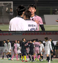 웃자고 한 경기에 죽자고…배우 VS 아이돌, 축구 경기 중 실제 몸싸움(‘뭉쳐야 찬다4’)