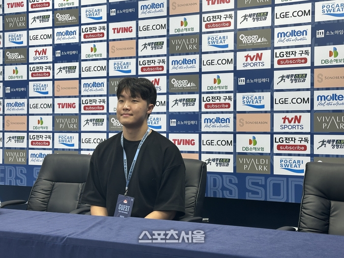 직구 OK, 림 공략 NO? ‘농구장 초면’ 한화 정우주 “야구와 또 다른 어려움” [SS시선집중]