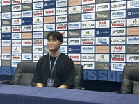 직구 OK, 림 공략 NO? ‘농구장 초면’ 한화 정우주 “야구와 또 다른 어려움” [SS시선집중]