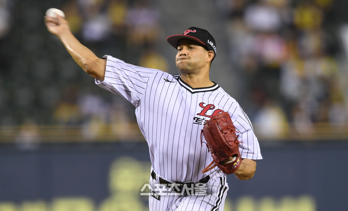 LG 선발투수 치리노스가 1일 서울 잠실구장에서 열린 2025 KBO리그 NC와 경기에서 역투하고 있다. 잠실 | 최승섭기자 thunder@sportsseoul.com