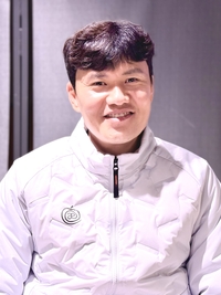 축구계가 주목하는 ‘우량주’ 강원 정경호 감독 “부족함 인정하고 개선하려 했던 노력에 높은 점수 주고 싶다, 2년 차가 더 중요”[SS인터뷰]