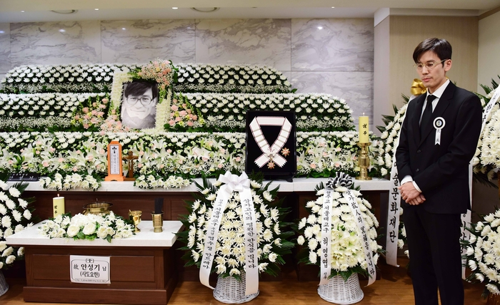 故 안성기 아들 안다빈, 슬픔 속 전한 먹먹한 인사 "따뜻한 위로 감사"