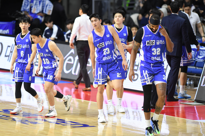 ‘부산 KCC’ 아닌 ‘부상 KCC’? 4연패 빠진 위기의 ‘슈퍼팀’…‘잇몸 농구’ 한계에 부딪혔다 [SS포커스]