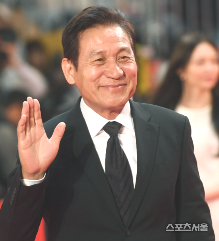 별이 된 ‘국민 배우’…안성기, 연기 인생으로 완성한 롱테이크 [종합]