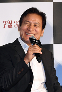 ‘국민 배우’ 안성기, 향년 74세로 별세…식사 중 갑작스러운 심정지 끝내 못 깨어나