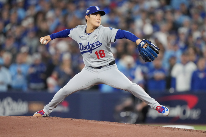 LA 다저스 야마모토 요시노부가 토론토와 2025 월드시리즈 6차전에 선발 등판해 역투하고 있다. 사진 | 토론토=AP연합뉴스