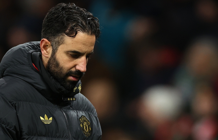 아모링마저 ‘경질 엔딩’ 감독 잔혹사 계속된다…그 누구도 못 살리는 명가의 우울한 현실, 이 정도면 맨유가 문제 아닌가