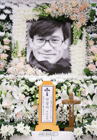 조용필 오열부터 대통령 추모까지…故 안성기, 대한민국이 울었다