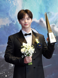 [포토]퍼스트브랜드대상 수상한 육성재