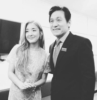 바다, 故 안성기 추모…“결혼 축하하며 국수 말아주셨던 선배님”