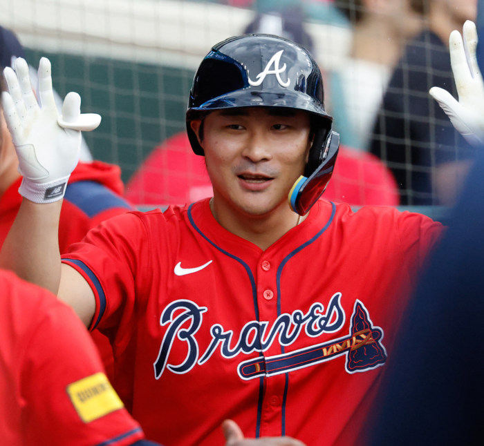 김하성이 동료들과 하이파이브를 하고 있다. 사진 | AP 연합뉴스