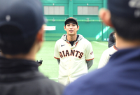 [포토]후배들에게 이야기 하는 이정후