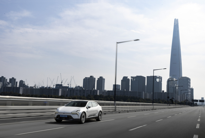 스웨덴 전기차 폴스타4, 작년 프리미엄 전기차 판매량 1위