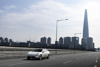 스웨덴 전기차 폴스타4, 작년 프리미엄 전기차 판매량 1위