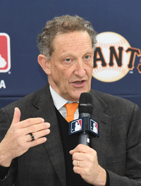 [포토]인사말 하는 샌프란시스코 자이언츠의 래리 베어 CEO