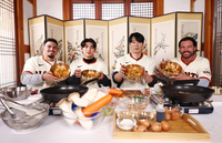 맛있어요 KOREA! 한식에 푹 빠진 SF…이정후 “깐부치킨서 치킨 회동” [SS종로in]