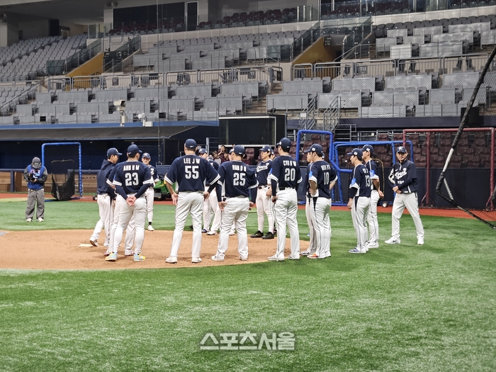 2025 K-베이스볼 시리즈에 출전할 야구대표팀이 5일 고척스카이돔에서 팀 훈련을 소화하고 있다. 고척 | 김동영 기자 raining99@sportsseoul.com