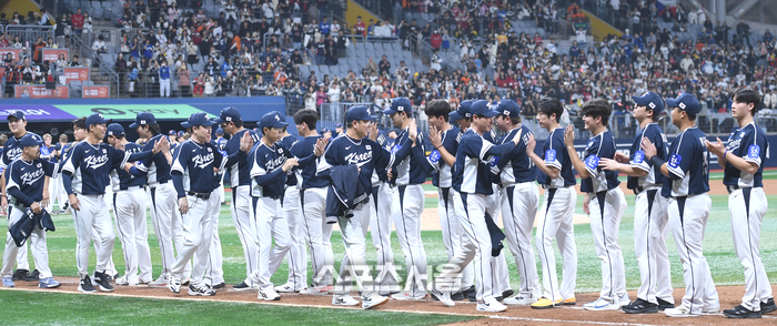 ‘사이판行’ 대표팀에 내려진 ‘부상 경계령’…류지현 감독 “다치면 안 된다” [SS시선집중]