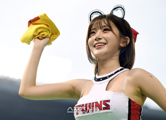 KIA에서 삐끼삐끼 응원으로 가장 뜨거운 사랑을 받은 이주은 치어리더. 지난시즌에는 LG 소속 치어리더로 활동했다. 잠실 | 박진업 기자 upandup@sportsseoul.com