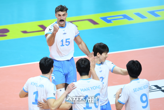 [포토] 러셀 ‘주먹 불끈!’