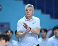 [포토] 작전 지시하는 대한항공 헤난 감독