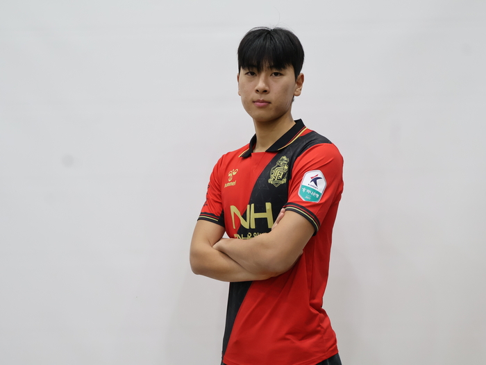 경남, ‘김기동 감독 아들’ 미드필더 김준호 영입