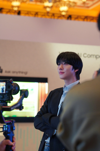 안효섭, ‘CES 2026’ 삼성전자 ‘더 퍼스트룩’ 참석! 새해 시작부터 ‘글로벌 광폭 행보’