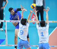 [포토] 강타 날리는 아라우조